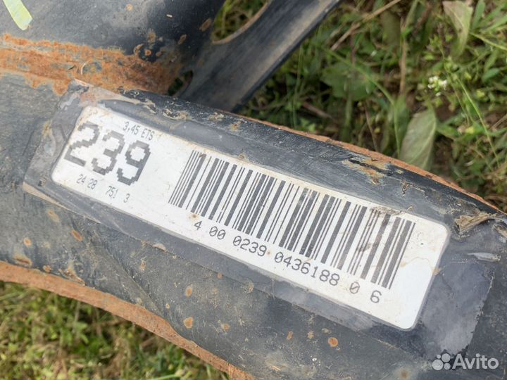 Подрамник E200 e210 Mercedes