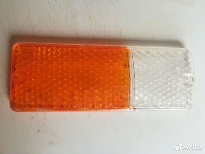 Стекло на подфарник ваз 2103-2106