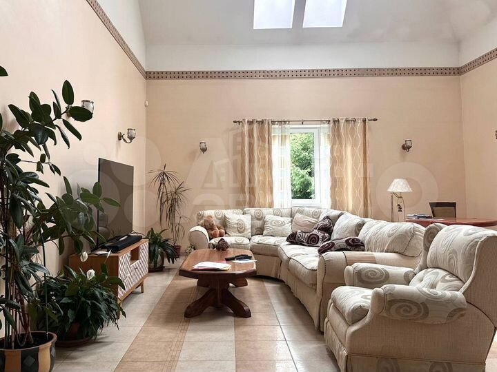 Дом 410 м² на участке 20 сот.