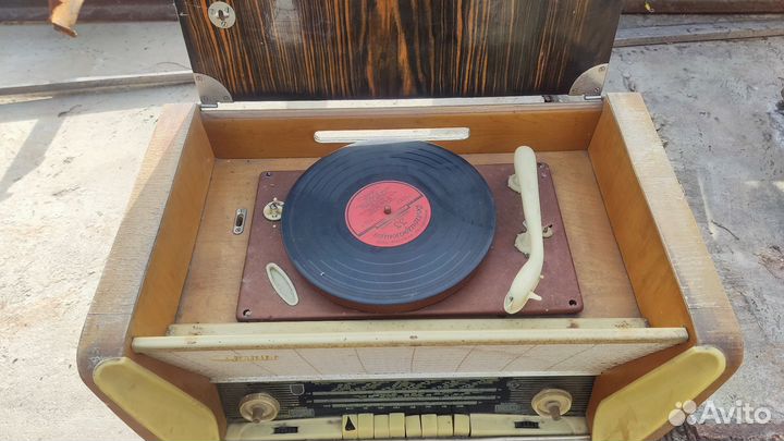 Радиола латвия