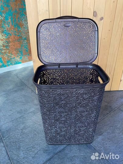 Корзина для белья с крышкой