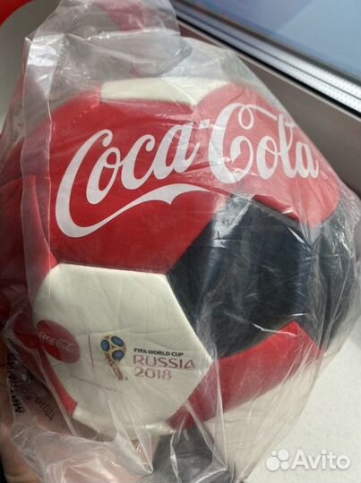 Футбольный мяч coca cola fifa 2018