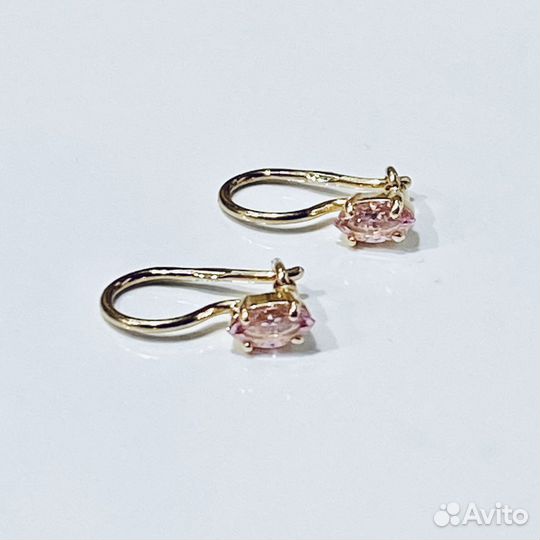 Золотые серьги с камнем