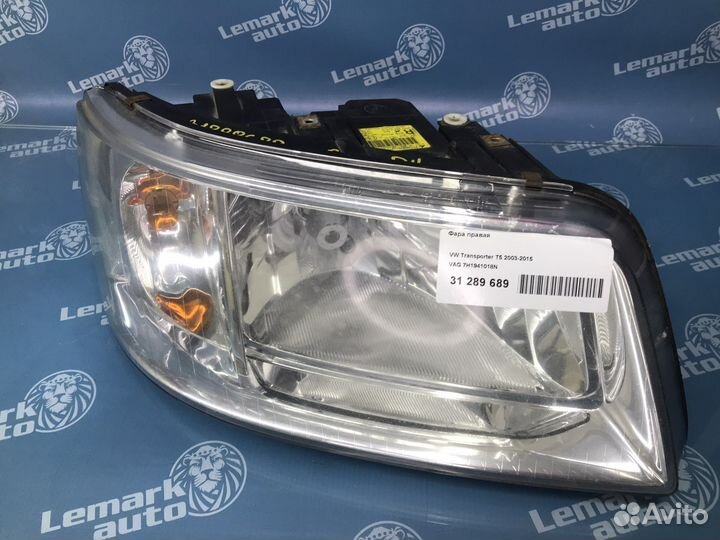 Фара правая Volkswagen Transporter T5