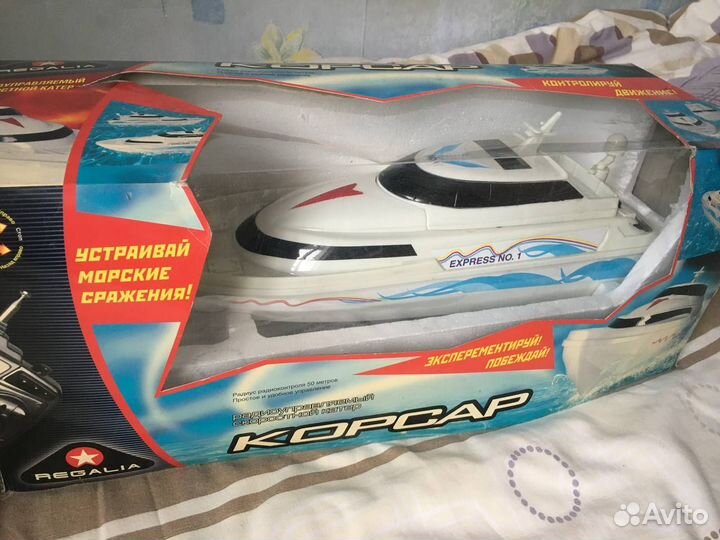 Катер на пульте управления