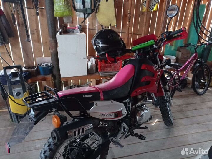 Продам мотоцикл едет бодро есть недочёты