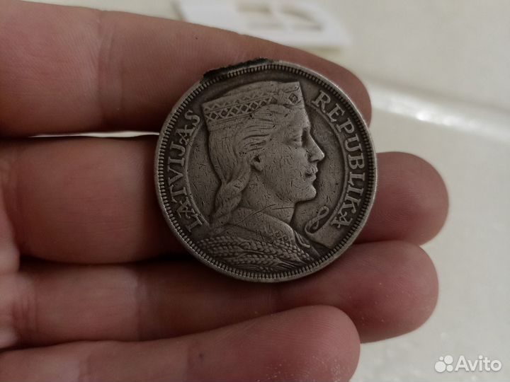 Монета латвия