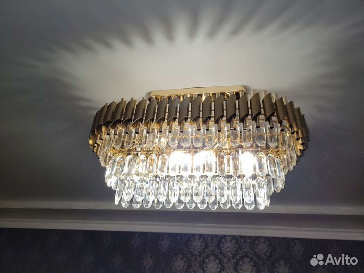 Люстра новая