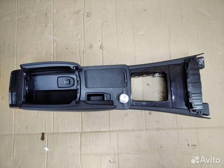 Подлокотник w204 C-class 271.952 kompressor 2008