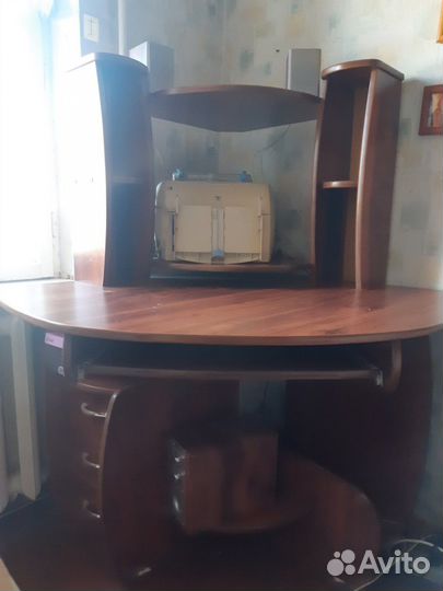 Компьютерный стол