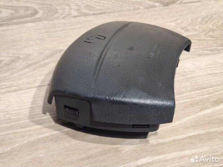 Подушка безопасности в руль Renault Laguna 1