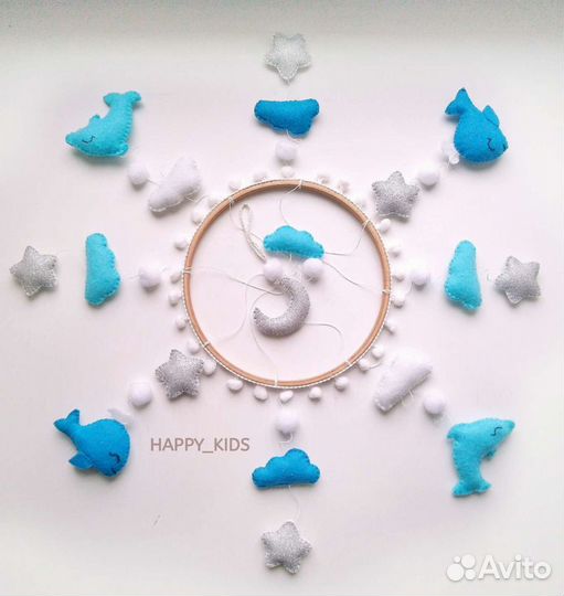 Игрушка в кроватку