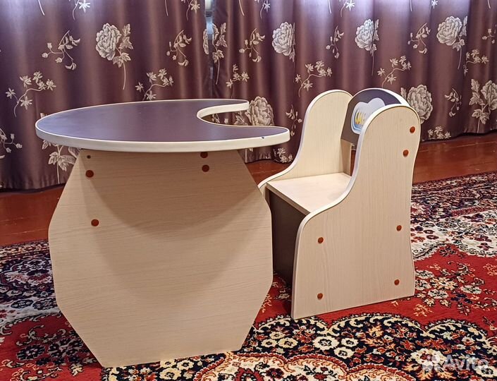 Детский стол и стул