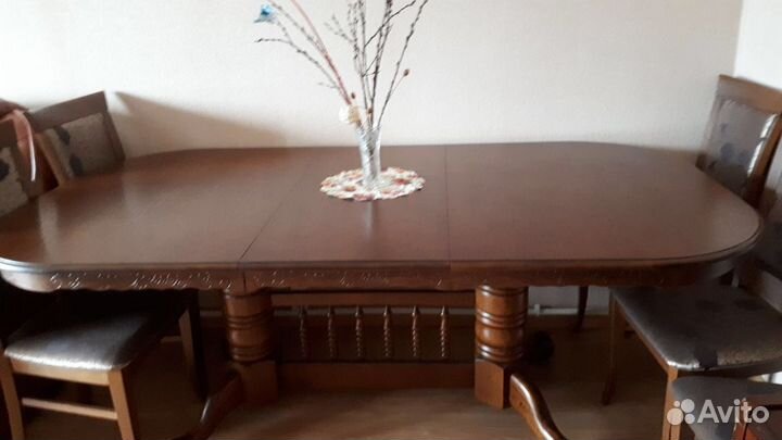 Новый стол и шесть стульев