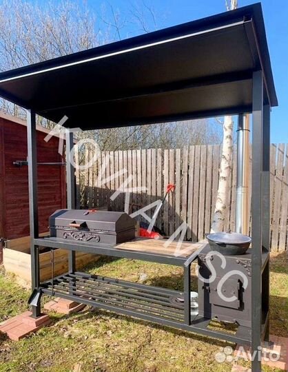 Мангал с крышей