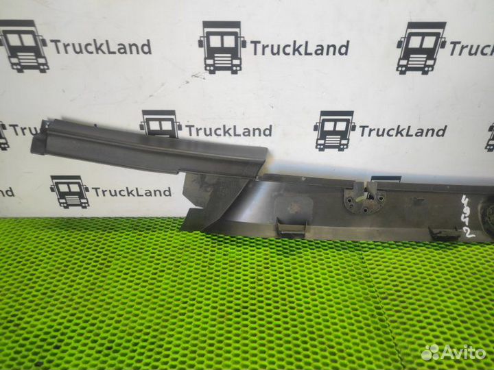 Накладка стойки лобового стекла правая Man Tgx