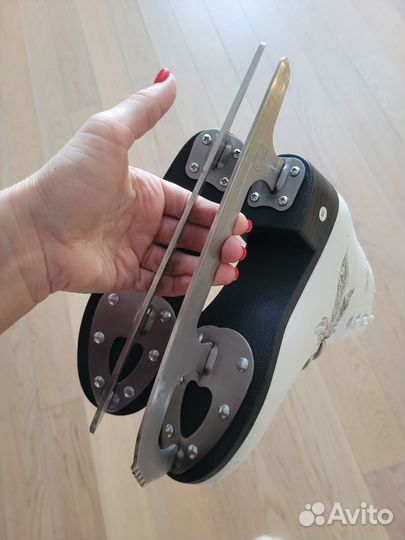 Коньки фигурные детские 35 размер