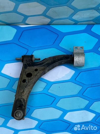Рычаг передний правый 39021473