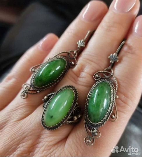 Бижутерия СССР. Кольцо и серьги с нефритом