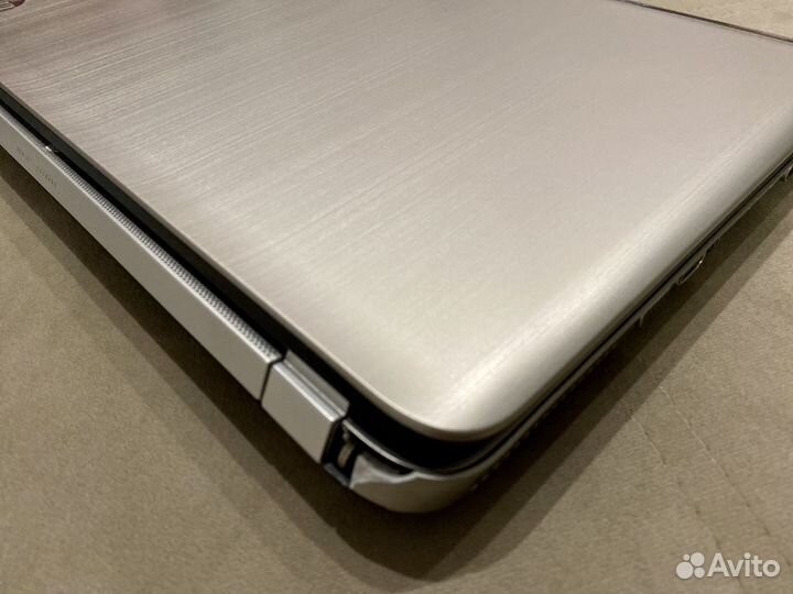 Ноутбук HP Pavilion dv7 (17.3’)
