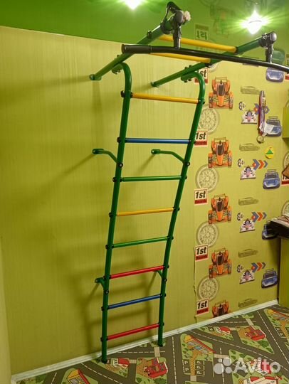 Продам спортивную стенку