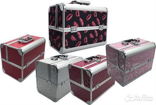 Металлический бьюти кейс средний