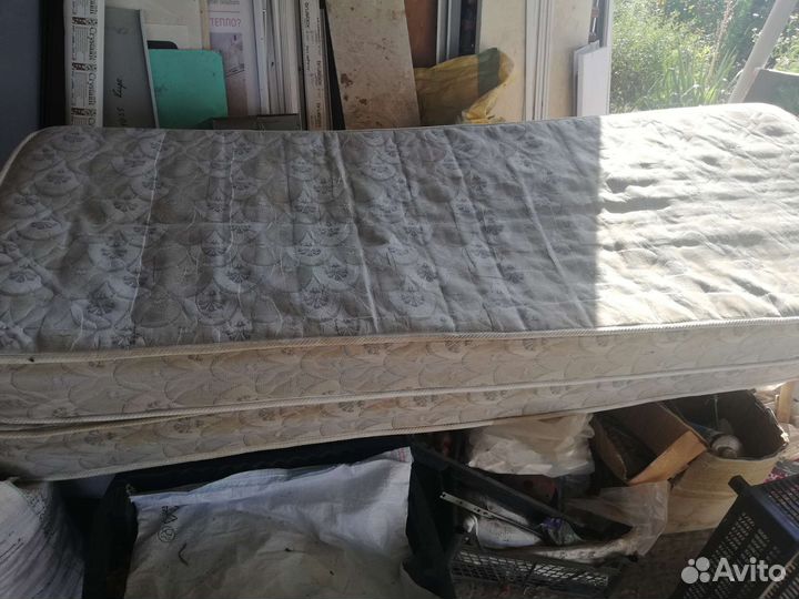 Двухъярусная кровать металлическая