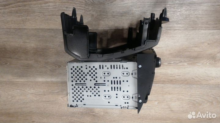 Продам авто магнитолу штатную на киа спортейдж 3