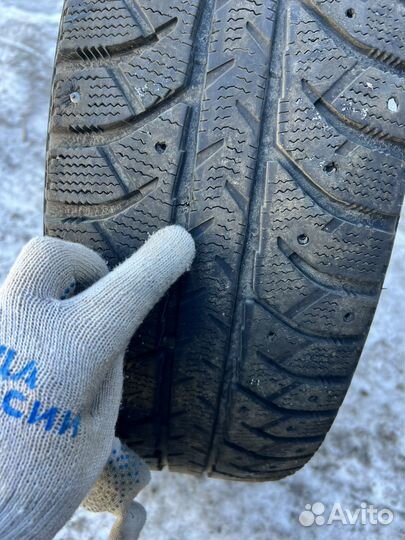 Bridgestone Ice Cruiser 7000 215/65 R16