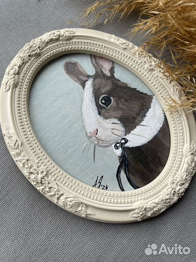 Картина Крольчиха в гипсовой раме 15х12