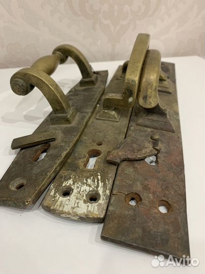 Дверные ручки. Бронза