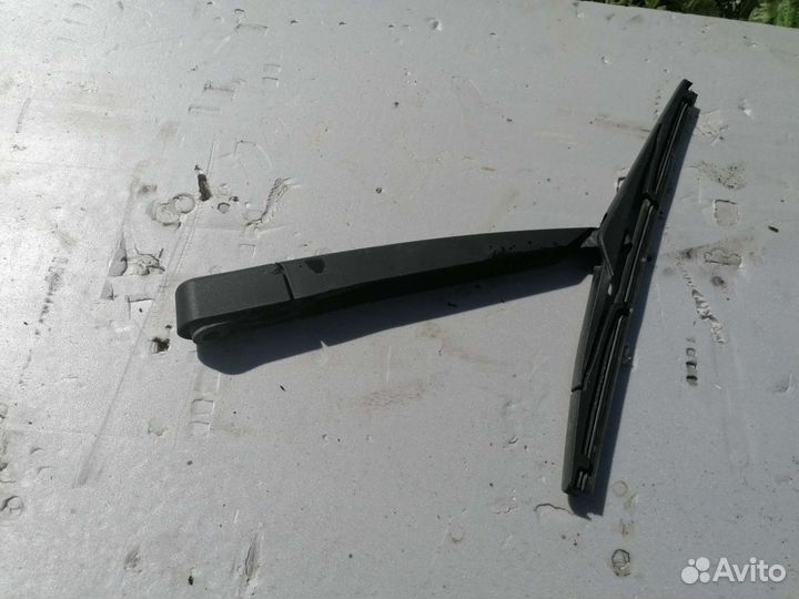 Поводок стеклоочистителя задний Nissan Qashqai Q10