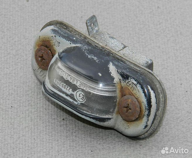 Плафон подсветки номера задний Audi 80 B3