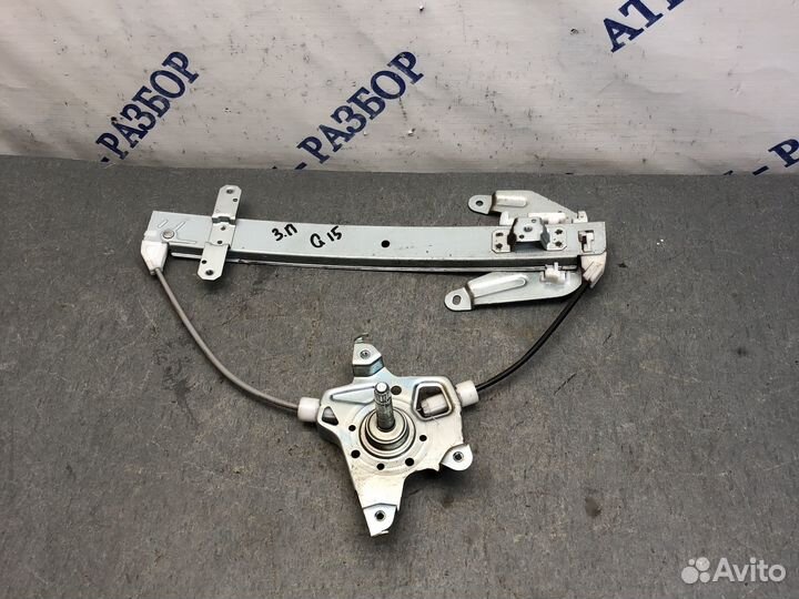 Зад прав стеклоподъемник Nissan G15