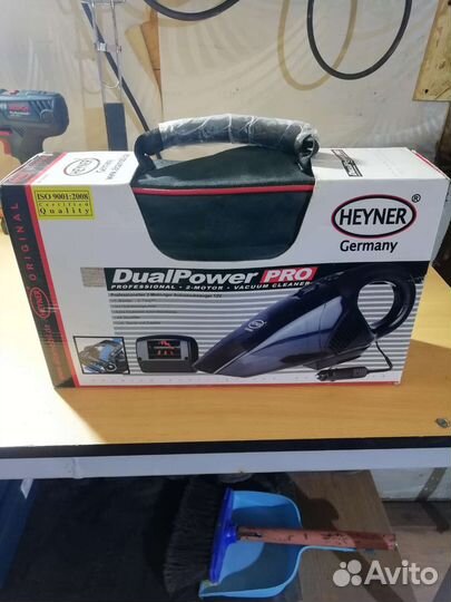 Автомобильный пылесос