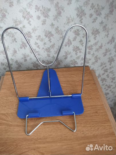 Подставка для учебников и планшета