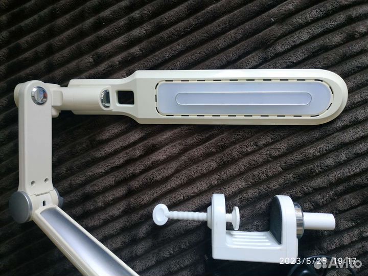 Лампа настольная pulsar