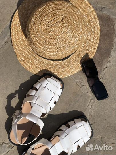 Шляпа женская соломенная