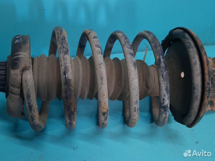 Стойка амортизатора передняя левая Volvo s80