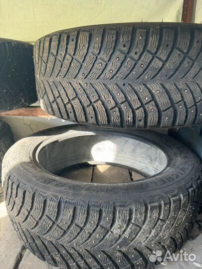 Michelin X-Ice North 4 215/55 R17