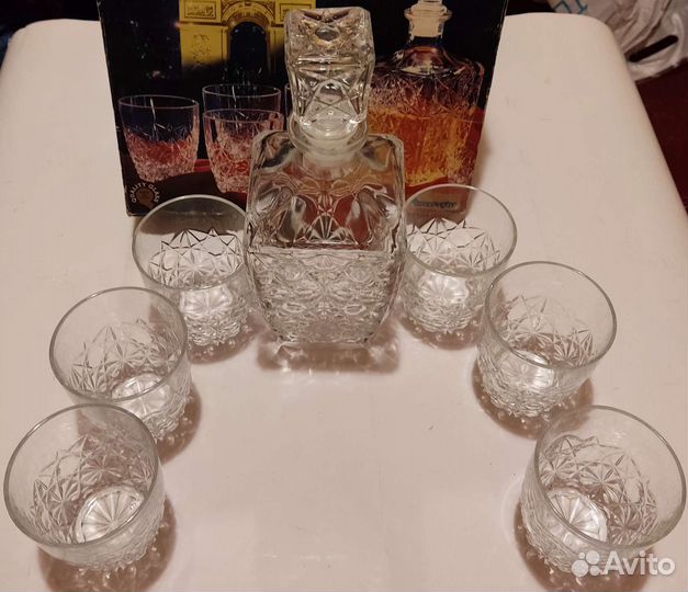 Бокалы и графин Италия