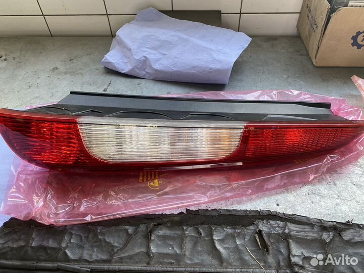 Продаю задние фонари Ford C-Max