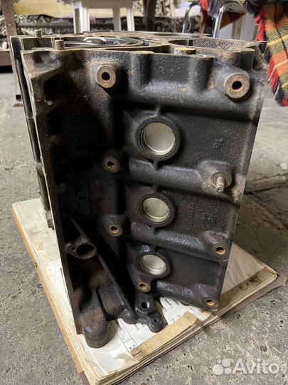 Блок двигателя AAH. Ауди100, А6 С4. 2,8; 2,6