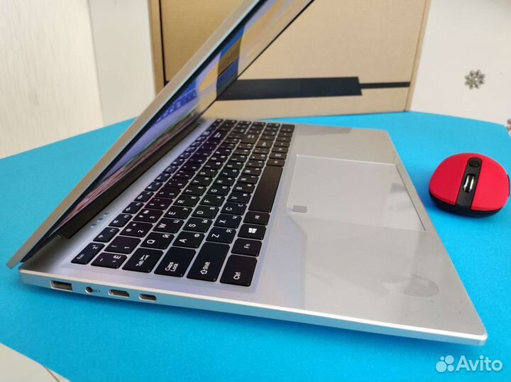 Новый 12 гб озу, подсветка клавиш, 16 дюймов