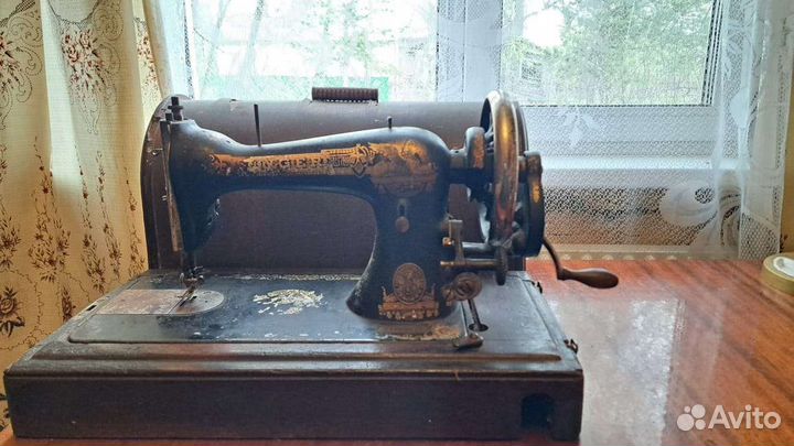 Швейная машина Singer