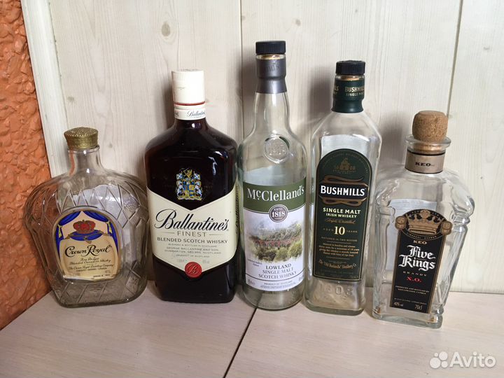 Бутылки пустые из под алкоголя