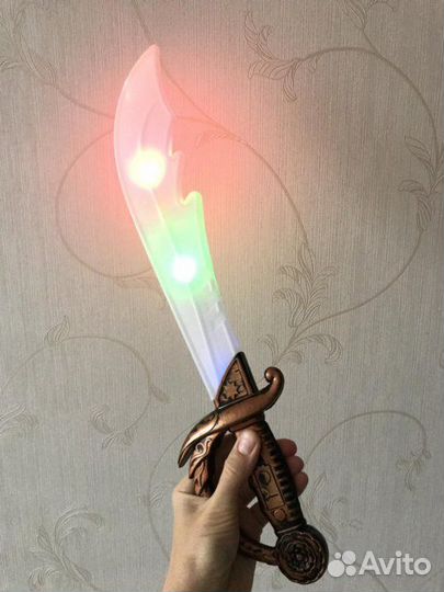 Доспехи рыцаря гладиатора и меч со звуком