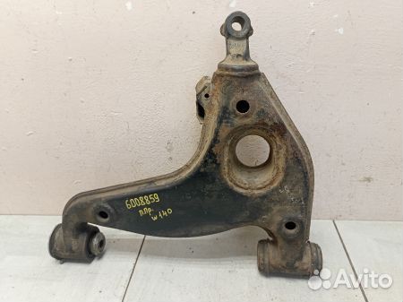 Рычаг передний правый нижний A1403307107