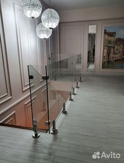 Стеклянное ограждения для лестниц на заказ