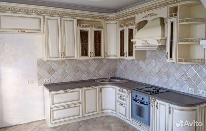 Кухонный гарнитур из массива дерева